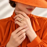 انگشتر زنانه اسکارلت کد 10111 روی مدل